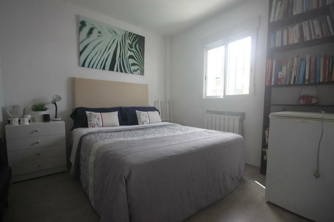 Accommodatie bij particulieren Little Peaceful Retreat Room With Bath, Heating, Terrace, Free Wifi Fridge Easy Parking Marbella